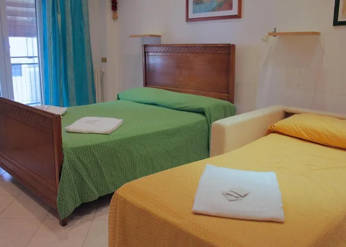Tourist House Ξενοδοχείο με διαμερίσματα 3*