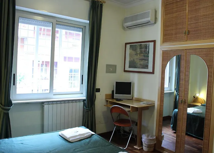 Апарт-отель Tourist House